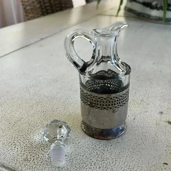 Vintage glass cruet pitcher with silver decor - Picture 5 of 8